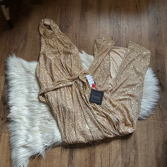 IEENA FOR MAC DUGGAL Sequined Halter Neck Belted Soft Dress In Champagne - Picture 3 of 6